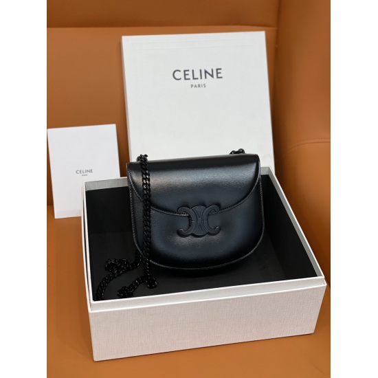 20240315 p1020 [CL Home] New TEEN BESACE TRIOMPHE Brilliant Cow Leather Handbag, Made of Imported Cow Leather ➕ Sheepskin inner lining for crossbody, shoulder and back metal TRIOPHE logo opening and closing, 3 inner zipper pockets ➕ The flat pocket chain 