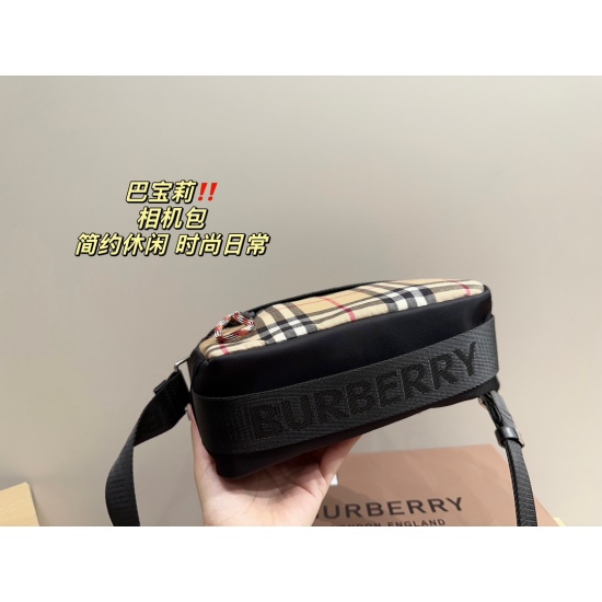 2023.11.17 P175 folding box ⚠️ The size 20.16 Burberry camera bag is versatile and without friends, it is cool, fashionable, and highly organized. The material is very light and can be worn, and the upper body is also handsome