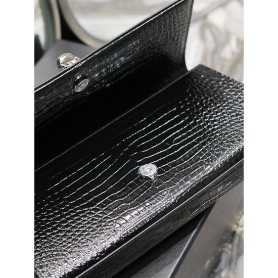 20231128 Batch: 580Classic Kate_ Black crocodile patterned silver buckle with tassel classic flip handbag ✨ ❀ A highly representative metal logo logo logo, imported Italian crocodile grain cowhide, simple metal decoration, overall low-key, exquisite and v
