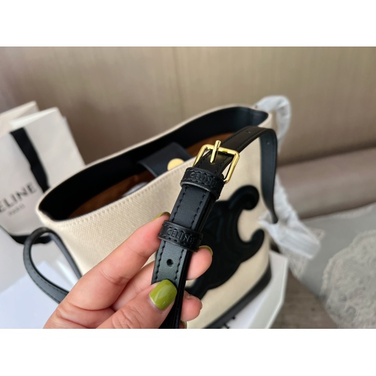 2023.10.30 225 Gift Box Size: 22 * 24cm Celine Bucket Water Bucket Bag The entire bag is simple and tidy, beautiful, lightweight, and practical to fit