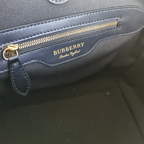 2024.03.09p650 Original Burberry [model 5788] Classic plaid shopping bag has finally arrived. Purchasing levels are not everywhere to see. Imported original cowhide stitching, leather material alone, has been waiting for more than a month. Combined with i