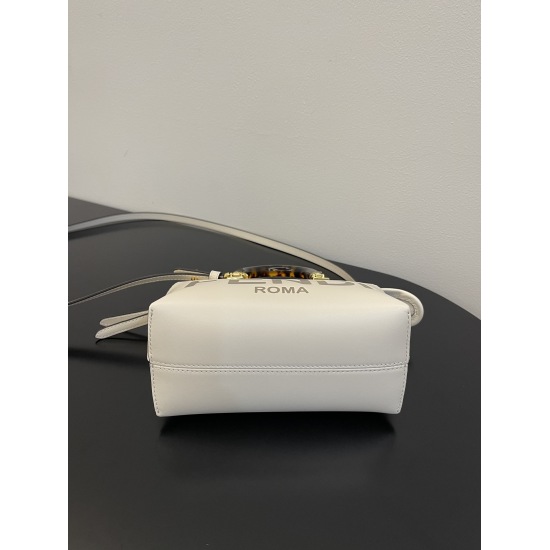 2024/03/07 Original Order 750 Special Grade 870 White Spot ✔ The FEND1 brand new Mini ByThe Way mini handbag features a pure and minimalist ByTheWav silhouette combined with tortoiseshell handles, giving it a personalized and lovable mini look. The smooth