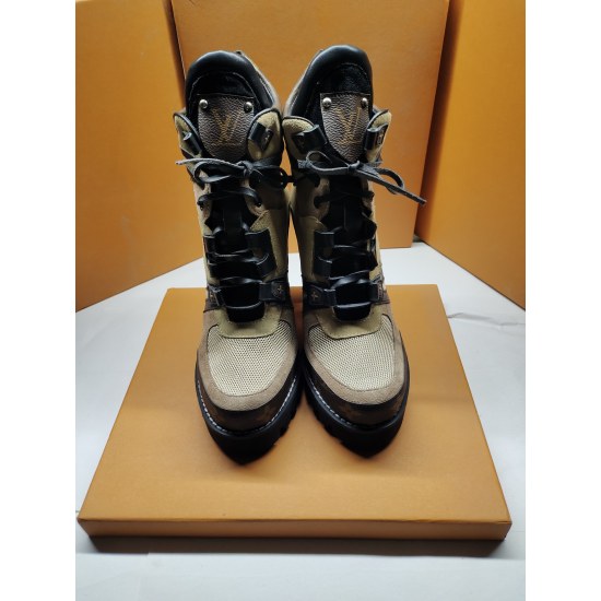 2023.12.19 LV New Louis Vuitton LV Women's Lace up High Heel Short Boots, Old Flower Face, Inner lining/Footpads: Imported Lambskin. Heel height: 9cm; Front water table: 2.5cm. Size: 35-42 ¥ 310