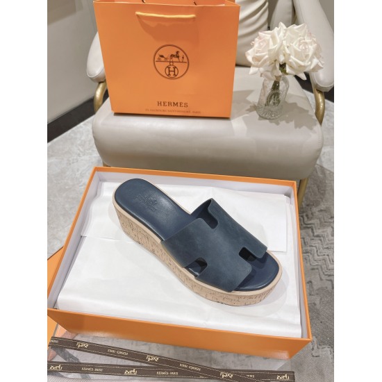 2023.07.16 2033 Hermès early spring new style, I-shaped thick soled slippers, my home is a cow leather pad foot leather~small MM benefits come ❤️ The outsole is designed with anti slip and wear-resistant film Size: 35-40￥