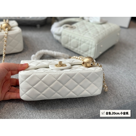 Elegant and sophisticated Snow White! Chinese New Year recommendation: 235 box size: 20 * 12cm, upgraded version shipped to Xiaoxiangjia Golden Ball CF17, white with a soft and sticky texture. It's so beautiful! How exquisite!