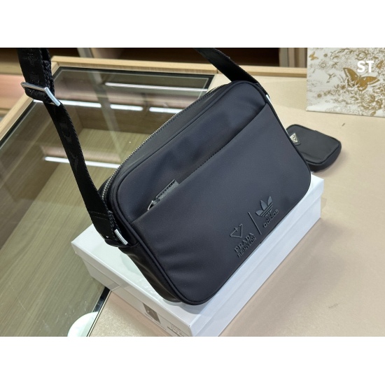 2023.11.06 180 box size: 24 * 15cm Prada Adidas co branded just right size for commuting! Unmatched advanced search prada men's bag
