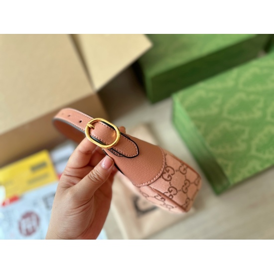 2023.09.03 175 box size: 20cmGG pink underarm bag looks great! I don't have any resistance to the underarm bag. How can it look good when it's concave? It's cute and adorable! How cute!