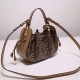 2024/03/07 p860 [FENDI Fendi] New drawstring opening and closing mini handbag, made of PU fabric material, decorated with brown FF print. Decorated with beige leather details. Equipped with internal compartments and gold metal parts. Equipped with a handl
