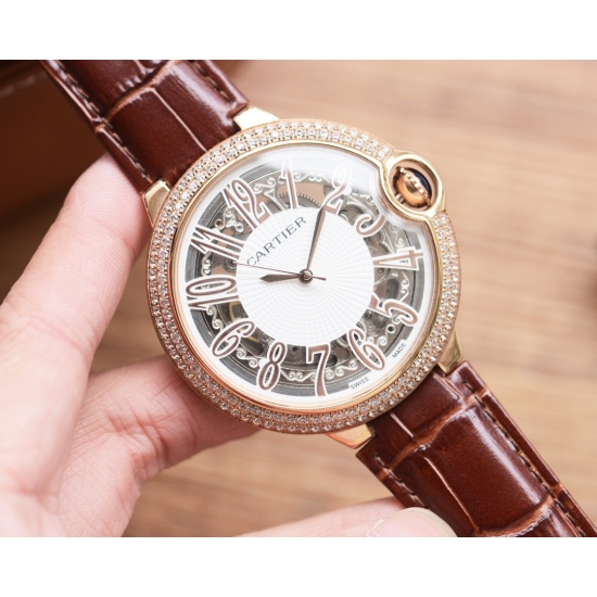 20240408 Light Case 500, Diamond Case 580 Blue Balloon Series Exquisite and Versatile [Latest]: Cartier Three Needle Design [Type]: Boutique Men's Watch [Strap]: Real Cowhide Strap [Movement]: Fully Automatic Mechanical Movement [Mirror]: Mineral Reinforc