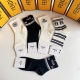 2024.01.22 FENDI 202 New Classic Mid Length Stacked Socks and Socks! A box of five pairs, synchronized stockings and socks at the counter, a must-have for trendsetters and a great match for big brands on the street.