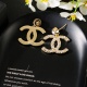 On July 23, 2023, Chanel Chanel's new earrings are a must-have for spring, summer, autumn, and winter. The earrings have a beautiful and trendy design, with simple metal. The entire design is super fond of big brands! The texture is also excellent and loo