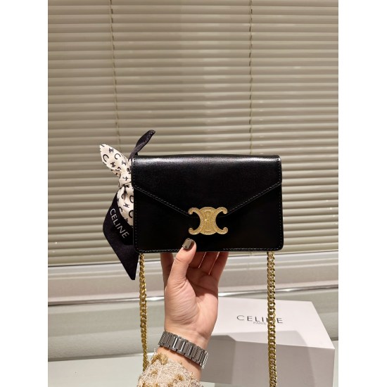 2023.10.30 P225 folding box ⚠️ Size 17.12 Celine Envelope Bag with Elegant yet Individualized Style, Easy to Handle with Any Combination, A Must Go Item for Every Elegant and Cute Girl