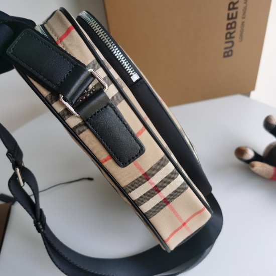 On March 9, 2024, the original P530 Burberry exquisite diagonal backpack features Vintage vintage plaid and cotton cut pieces, paired with smooth leather trim. Designed with adjustable mesh nylon straps, creating a sloping back shape. Style number: 802338