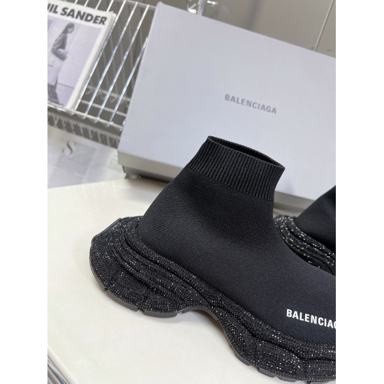2024.01.05 410 Men's Wear ➕ 10 BALENCIAGA Balenciaga Handmade Hot Diamond 3XL Socks and Shoes Collection ✨ The retro casual sports shoe series is launched to explore the concept of originality and appropriation in the fashion industry, paying tribute to i