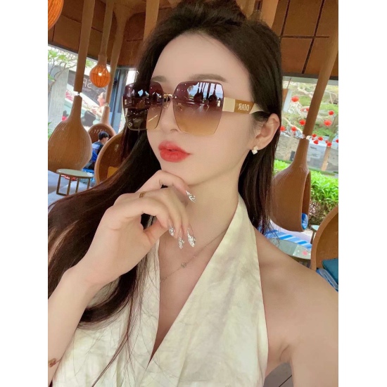 20240413: 80. Dior Dior women's sunglasses: high-definition nylon lenses, fashionable face shaping, brand style, fashion style 7238