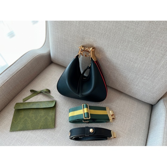 2023.10.03 245 with box ➕ Aircraft box size: 22 * 13cmGG is available today. The attached Lucky Ox Horn Bag is a genuine version! The details are perfect!
