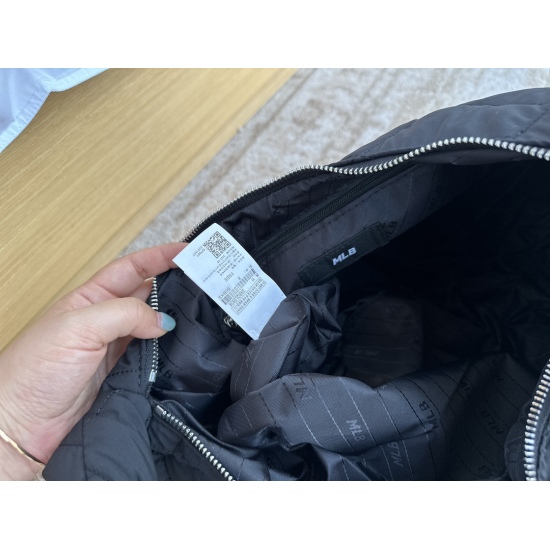 2023.09.03 175 Boxless size: 40 * 31.5cm MLB new cloud bag, super soft [color] [color] ML temperament underarm bag, super cool, okay [color] [color]