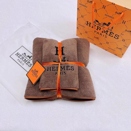 On December 22, 2024, the Herm è s towel and bath towel set arrived, exported to Paris, France. The Herm è s towel and bath towel combination from Paris is once again fashionable, entering your bathroom. Washing your face and taking a shower has more temp