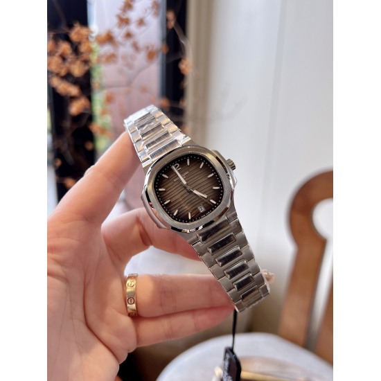 20240408 White 430 Gold 450 Drill Ring ➕ 30] The Choice for Little Wealthy Women on Earth - Fashion and Elegant Women's Nautilus 7118 Series. This is definitely the graduation style of Patek Philippe. Little Red Book can't finish brushing grass, simple an
