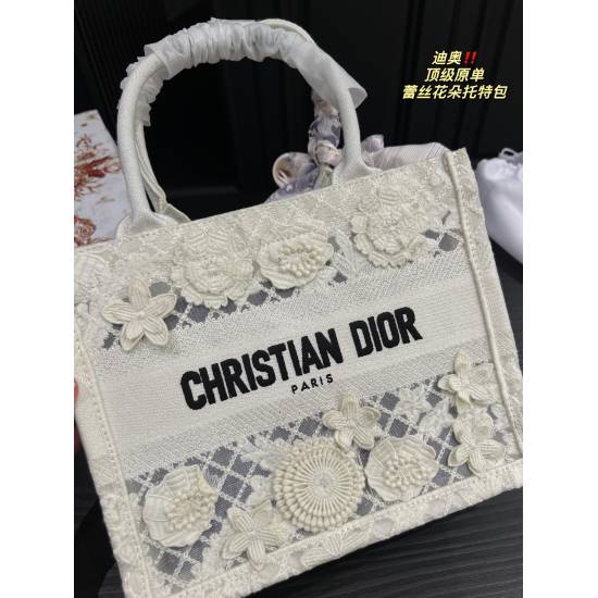 2023.10.07 Large P345 box ⚠️ Size 41.34 medium P340 with box ⚠️ Size 36.27 Small P280 with box ⚠️ Size 27.21 Dior Embroidered Lace Flower Shopping Bag (with inner liner) Gift Star Hanger Scarf ⚠️ Top Original Super Classic Series cool and cute Perfect Bea