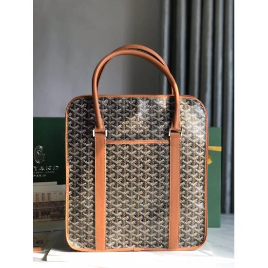 20240320 p930 [Goyard Goya] The new Bourgogne vertical briefcase reintroduces the classic works of the 1960s, not only drawing on the essence of the old version, but also having more structural functions. The body of the bag adopts a vertically compact de