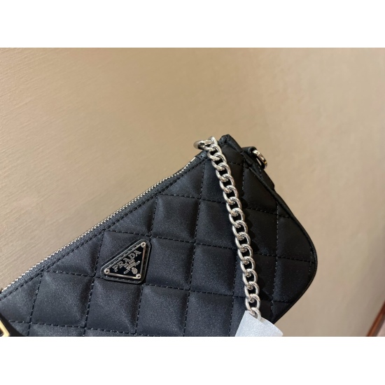 2023.11.06 180 box size: 24 * 13cmprad. Mid vintage underarm bag configuration ✔️ chain ⛓️  Leather long shoulder straps! Underarm crossbody