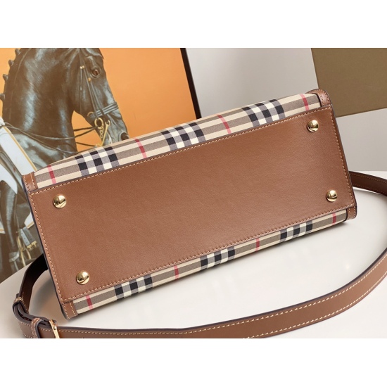 2024.03.09P830 (original quality)! Burberry! Exquisite Title Teller handbag, crafted with a selection of vintage Vintage plaid cut pieces, adorned with smooth leather trim and three rivets. Can be carried with a top handle or with a detachable shoulder st
