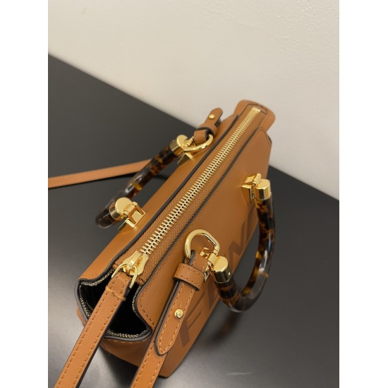 2024/03/07 Original order 750 special grade 870 caramel in stock ✔️ The FEND1 brand new Mini ByThe Way mini handbag features a pure and minimalist ByTheWav silhouette combined with tortoiseshell handles, giving it a personalized and lovable mini look. The