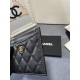P270 Upgraded CHANEL New Small Zipper Lingge Zero Wallet Arrived! This small single pull card bag is different from previous classic card bags in that it has an additional card slot on the back panel! There is also an extra pocket inside! Practicality sur