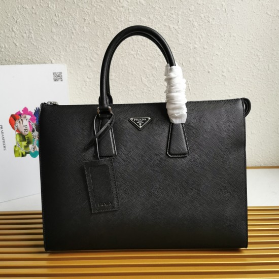 On March 12, 2024, the original 730 special grade 850 new men's briefcase 2VG039 arrived in imported Saffiano cross grain cowhide with double handles, top zipper opening, detachable name tag, external triangular logo, internal badge, Prada logo lining, a 