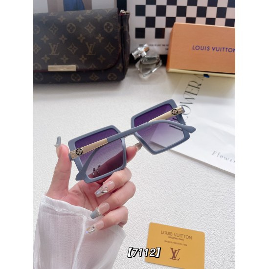 20240330 Brand: LV (with or without logo light board) Model: 7112 # Description: Women's polarized sunglasses: Classic four leaf clover element retro style live broadcast style
