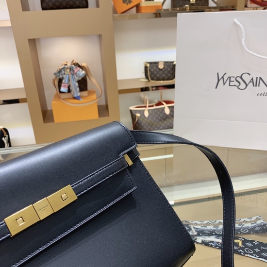 On October 18, 2023, P200 Y Family Monogram Stick Bag! ♥️ New French stick bag! ❤️ Saint Laurent Niki chain bag, the latest synchronized version of the Saint Laurent (ysl) counter, with the latest fabric from the latest season's exquisite design. The bag 