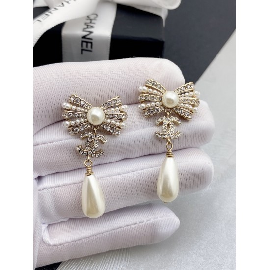 20240413 p70 CHANEL small fragrance bow double c earrings, high-end quality, same material in the counter, genuine brass, ion plating, 925 silver needles, exclusive live photos ‼ Exquisite and delicate craftsmanship, the heavy-duty version is a super fair