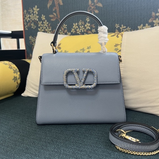 20240316 Original 860 Super 980 Model: 4082GARAVANI VSLING Small Swarovski Crystal Decor Calfskin Handbag, Comes with Extendable Shoulder Straps, Can be Crossbody, Handle Design is Easy to Carry- The logo and accessories are decorated in platinum or gun g