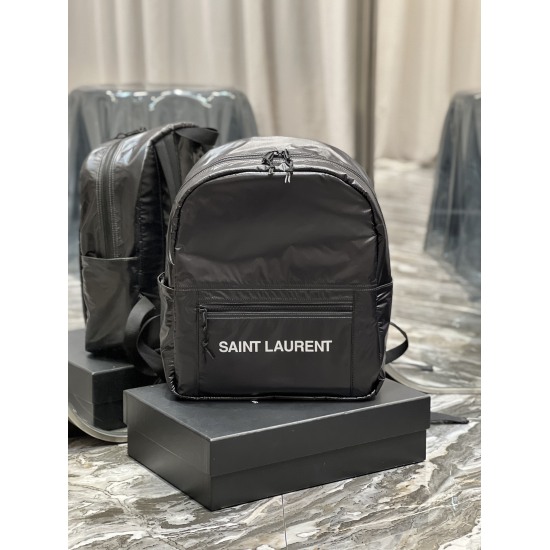 20231128 batch: 560 nylon backpack bag made of wear-resistant and durable polished nylon fabric, lightweight and fashionable. The bag has a very large capacity, and can be carried by hand or on one shoulder, which is elegant, simple, and high-end. The tre