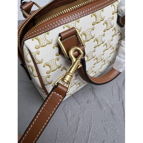 20240315 P750 CELINE | Small logo printed cow leather Boston bag TRIOPHE CANVAS logo print, cow leather edging, fabric lining, zipper lock, 1 main compartment, inner zipper pocket. Leather handle length 8cm Size: 19.5 X 14 X 7 Number: 197582CAS.04LU