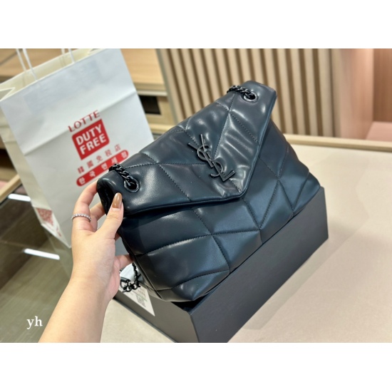On October 18, 2023, 195 comes with a foldable box size: 28.18cm Saint Laurent Cloud Bag LOULOU PUFFER Quilted Lambskin Bag, like embracing clouds ☁ A general feeling