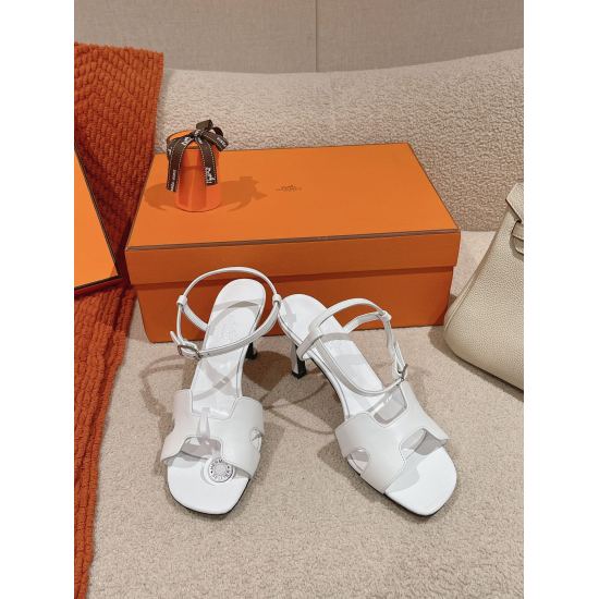 20240407 Factory price empty surface 350 diamond surface 370 Hermes Heden 80 sandal series - -- -- -- -- -- Fashion and versatile, super comfortable, every detail is done to the extreme. Original 1:1 exclusive private mold hardware diamond buckle/original