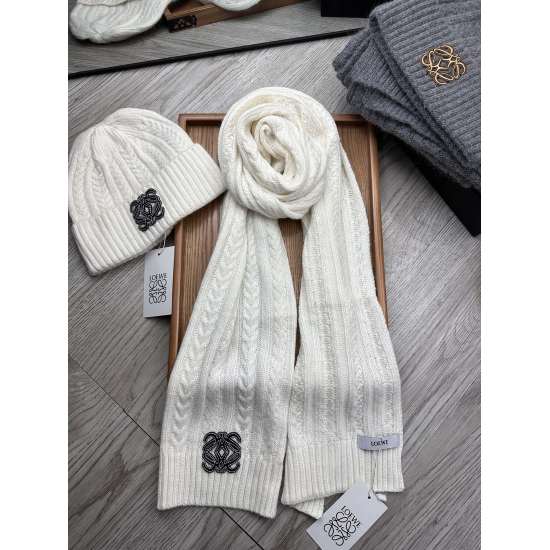 2023.10.02 120. Loewe. [Wool Set Hat] Classic Set Hat! Hat ➕ Scarf! Warm and super comfortable~Winter Little Sister's Age Reducing Tool Oh~This winter, you just need such a set of hats~It's both warm and fashionable! Unisex! Can be made for couples! The a