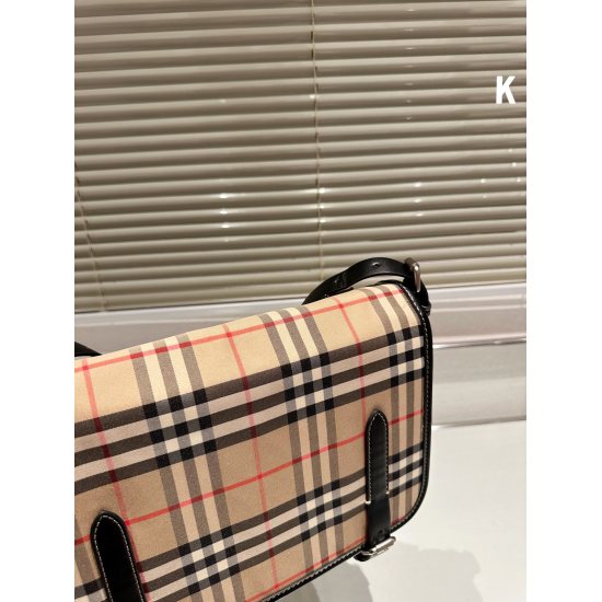 2023.11.17 P210 ❤ Burberry's new Burberry messenger bag, whether it's for daily travel, both male and female, is super popular for gaming. The capacity of this camera bag is large enough [Rose] to make many babies scream, super practical, and high-quality