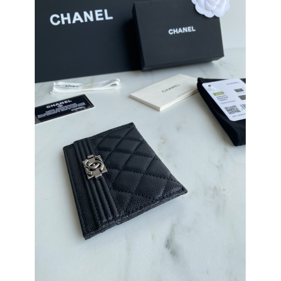 P260 [Original Order] CHANEL New Leboy Card Bag Arrived! The imported diamond pattern is very durable! The vintage silver buckle has a very fashionable and vintage feel ❤️ This small card bag has a high cost performance ratio, and you can also put some ch