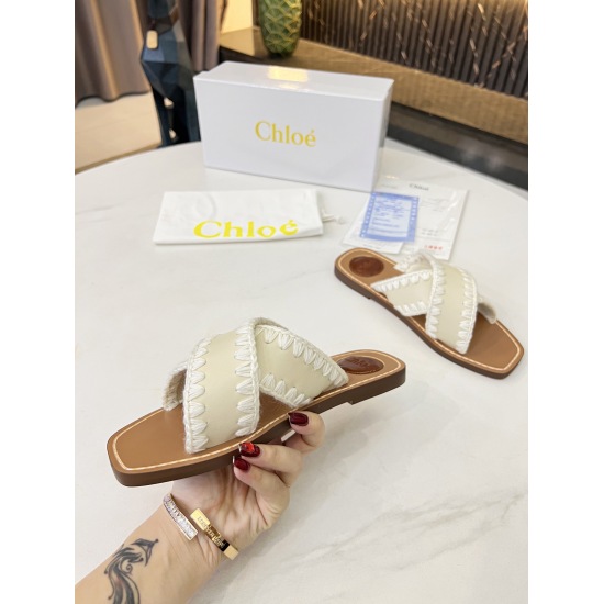 20240403 Chlo Kouyi's latest cool mop face with cowhide lining and sheepskin linen trim complemented by multi-color wool stitching edges, complementing the leather collection. The wide upper is made up of ribbons of different sizes, ensuring a comfortable