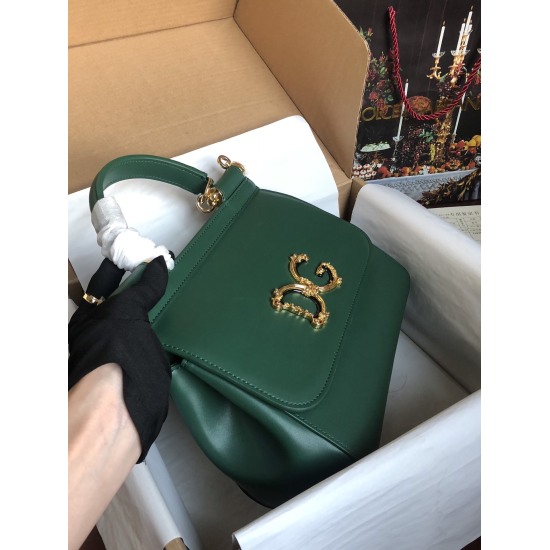 20240319 batch 540 2021 new model [Dolce Gabbana Dolce Gabbana] Delicate handmade imported cowhide paired with the top of the bag, pure handmade oil edge. Favorite by many celebrities, it can be used as a crossbody overseas purchasing agent with style and