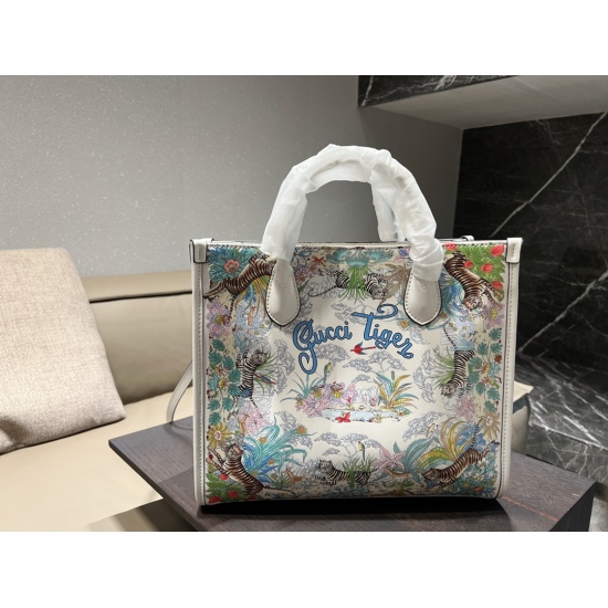 2023.10.03 p195 ⚠️ Size 31.27 Gucci Tote New Year Limited Edition! Vintage floral square and square package, versatile and fashionable