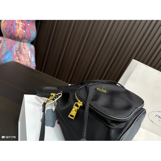 2023.11.06 185 Folding Box PRADA Prada Bucket Bag Love Bucket Bag!! The highest daily utilization rate! A bag that is suitable for both leisure and work, with a size of 18.22cm