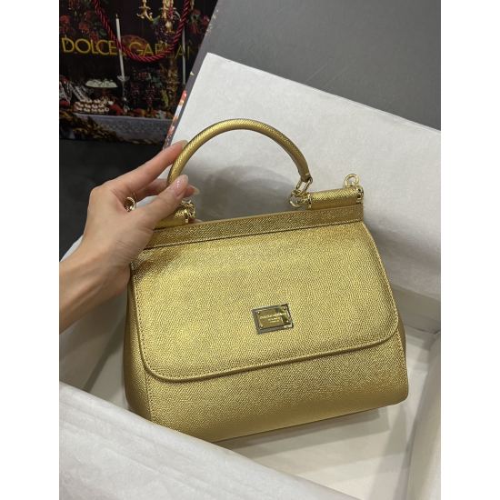 20240319 batch 430 top original Dolce Gabbana, a platinum bag in the fashion industry, always emits heat and light every time it is displayed ✨ The highlights always make people love them, regardless of their hands. The color is always outstanding, and th