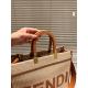 On October 26, 2023, P230 Fendi must have a straw woven tote bag in the summer. The entire color scheme is worth getting a tote bag for travel, beach picnics, outdoor gatherings. A bag size of 35cm is absolutely indispensable for ROMA