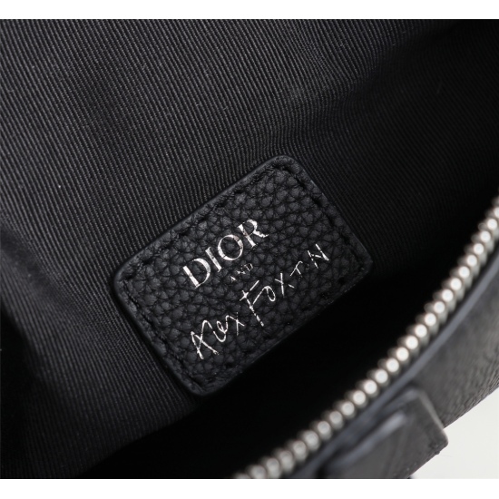 20231126 570 Dior Men's Saddle Crossbody Bag/Chest Bag Model: 1ADPO093 (black leather and white lettering) Size: 20 * 28.6 * 5cm Physical photo taken, same as the goods Heavy gold Authentic Print Copy Imported Original First layer Grain Small Cow Leather 