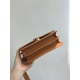 On March 9, 2024, P880 B family lychee grain cowhide TB metal leather diagonal cross bag, the body of the bag is made of imported customized lychee grain calf leather, with soft and glossy leather, clear leather lines, and a particularly comfortable feel.