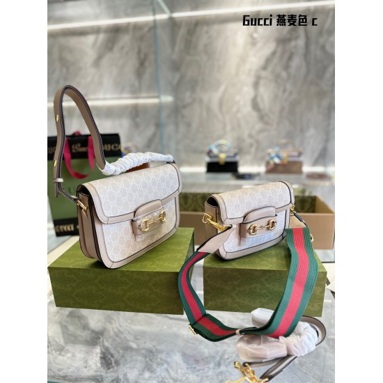 On March 3, 2023, p230p225, a complete set of aircraft box packaging for the spring of milk tea color | Gucci Spring/Summer New Color Size: 24cm 20cm The Gucci Classic Old Flower Series introduces the new Beige White milk tea color, which is light beige a